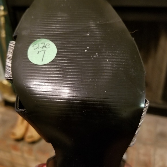 Open toe pump - Picture 6 of 7